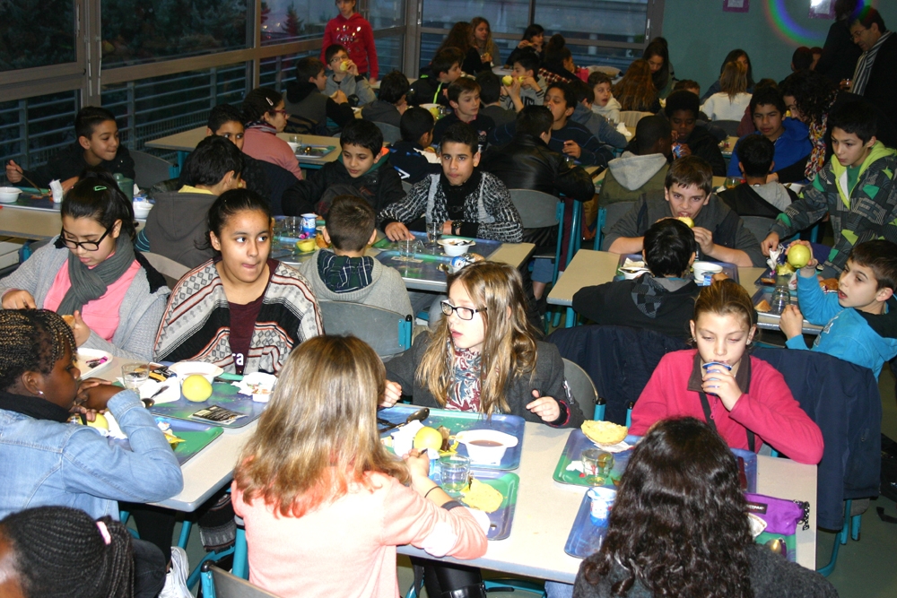 Petit déjeuner au collège Chaumié